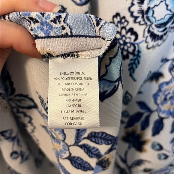 Fourteenth Place White Blue Floral Long Sleeve Blouse Cold Shoulder Size SP - Picture 6 of 7